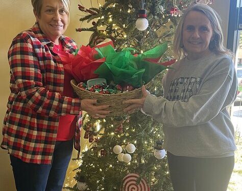 Bailey, Elliott win Grinch giveaway