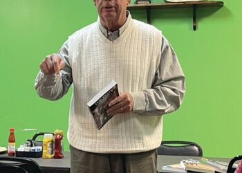 DeVos speaks to Four Rivers