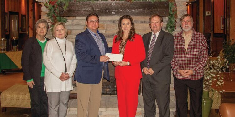 Mill Creek Foundation gifts EGSC Foundation $25,000 in memory of Denny Key