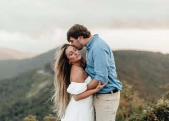 Miss Hall, Mr. Williams announce engagement