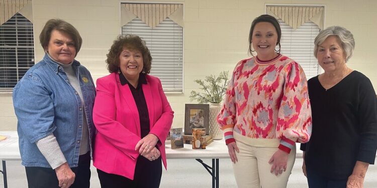 Seedling Garden Club holds January meeting