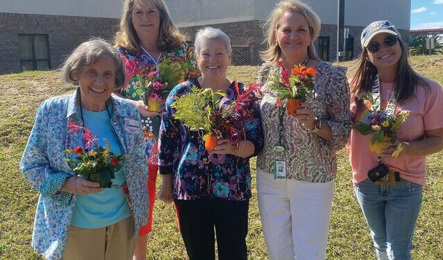 Seedling Garden Club holds meeting with Tiny Pine Garden Club at SPS