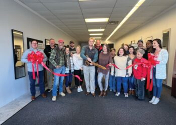 Sunrays Optical holds ribbon cutting
