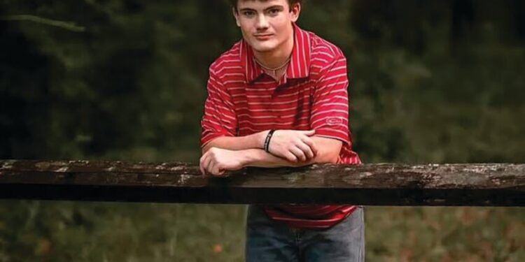 Sutton chosen as DAR Good Citizen Award