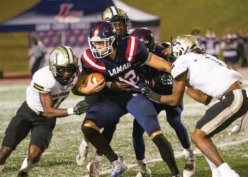 Swainsboro defeats Lamar County in slugfest