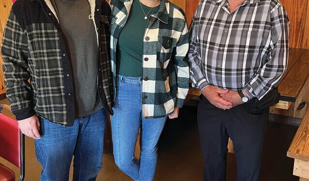 Walbarts speak at Twin City Lions Club meeting