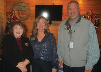 Warnock speaks to Kiwanis