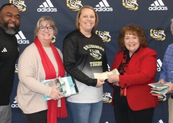 McIntyre presents program to Kiwanis