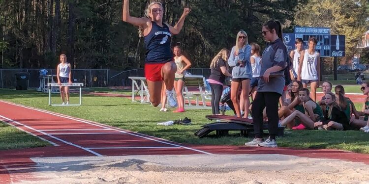 Eagles compete in Gator Relays