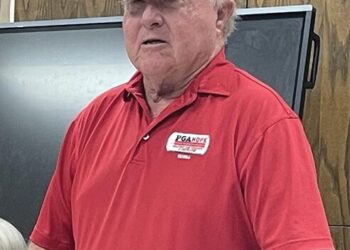 MacArthur speaks to Veterans