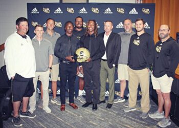 Curry and Webb sign letters of intent