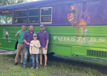 Drake Mason donates to Swainsboro Shrine Club