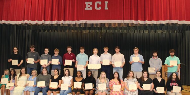 Emanuel County Institute recognizes honor graduates
