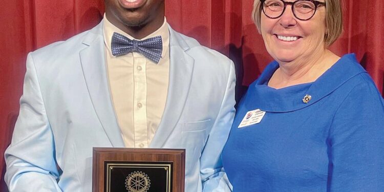 Long places first in Rotary District Speech contest