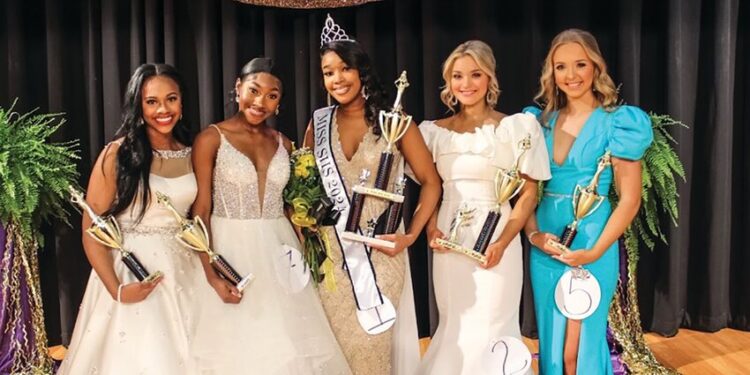 Thompson, Snelling crowned Miss SMS and Miss SHS