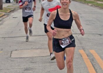 Buxton and Elliott win first place in 2024 Knotty Pine 5K