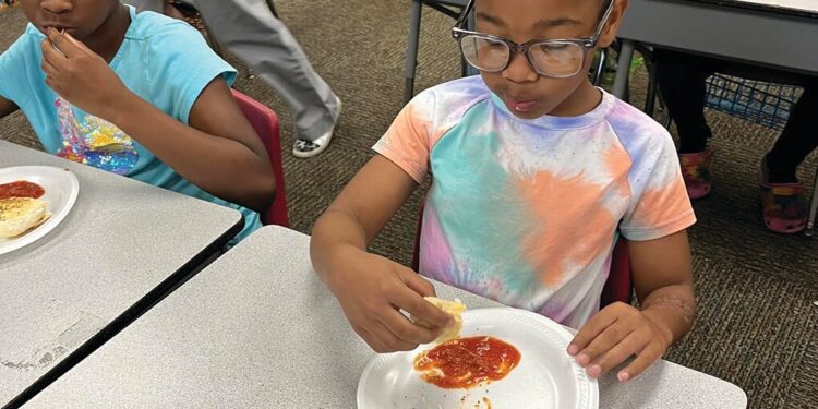 Family Connection assisted 2nd grade STEAM