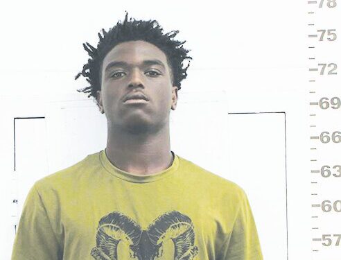 Officer's quick response catches felons