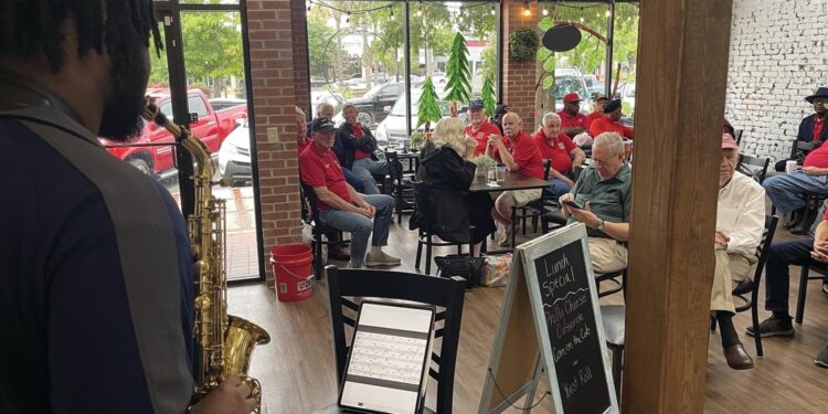 Veterans meet at The Cakery