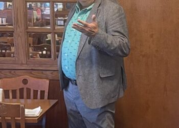 Daughtry speaks to Mill Creek