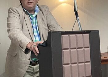 Daughtry speaks to the Wiregrass Chapter