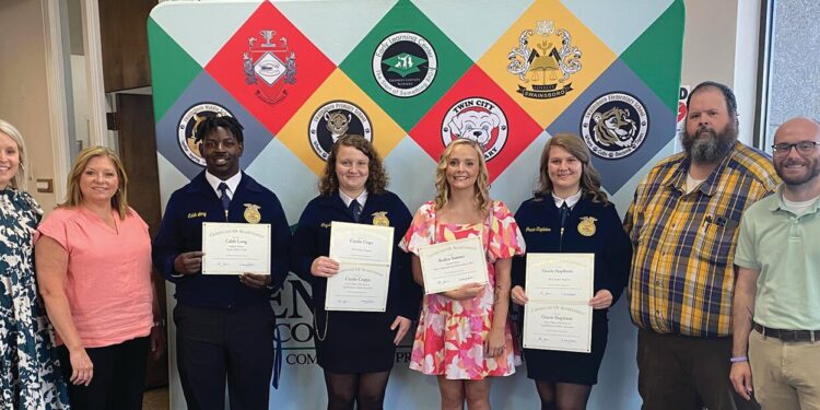 SHS FFA members recognized for state awards