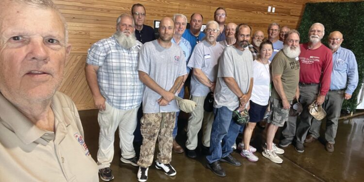 Wallace instructs Artillery Certification Class