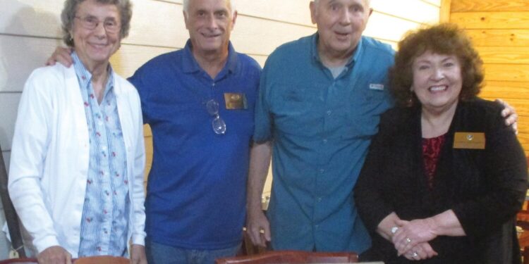 Elder speaks to Kiwanis