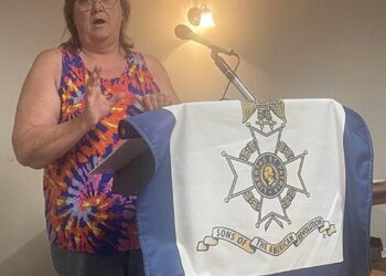 Howard speaks to the Wiregrass Chapter