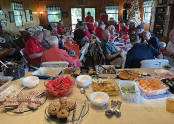 Veterans at the Library meet at Hall Clubhouse