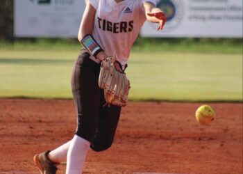 Boulineau leads Lady Tigers to a pair of wins