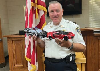 Chief Ellison recognized by Veterans at the Library