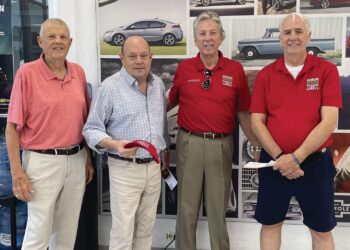 Daniels donates to Wreaths Across America