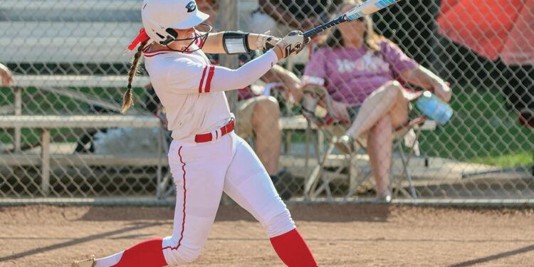 Lady Dawgs start out region play 2-0