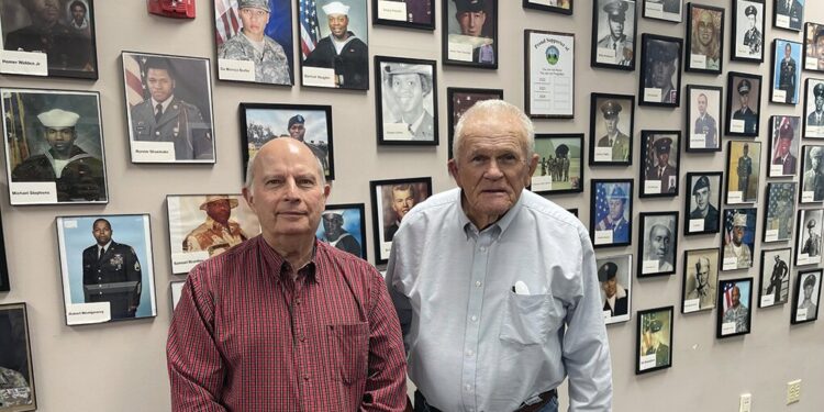 Moore speaks to Veterans