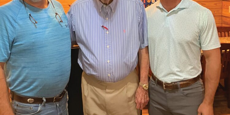 Singletary speaks at Exchange meeting