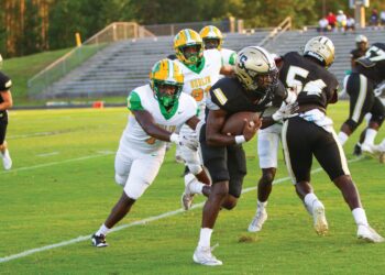 Swainsboro drops season opener to Dublin