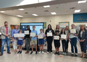 Board of Education holds monthly meeting