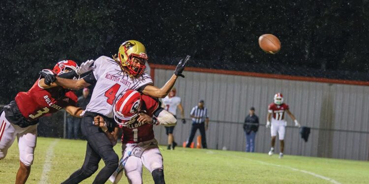 Buccaneers nip Bulldogs in overtime