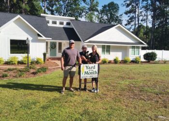 Seedling Garden Club announces September Yard of the Month