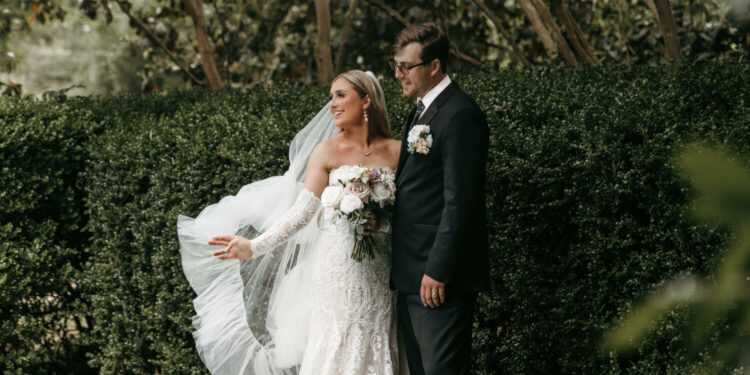 Miss Hall, Mr. Williams exchange vows