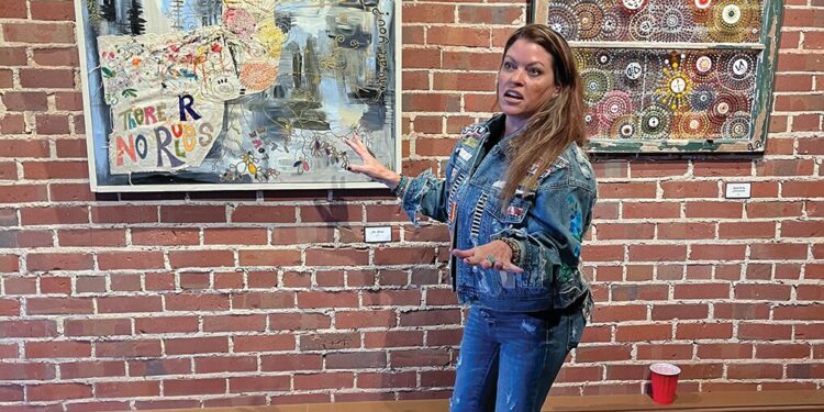 Albritton draws crowd to art show
