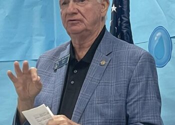 Burns speaks to Veterans