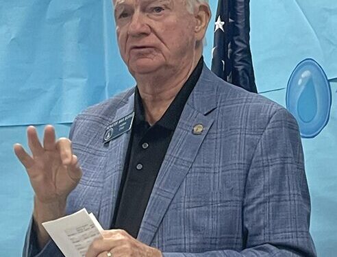 Burns speaks to Veterans