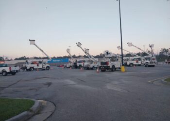 Lineman from Indiana helping to restore power in Emanuel County
