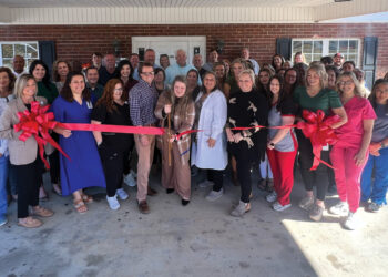 Emanuel Family Medical Clinic holds ribbon cutting