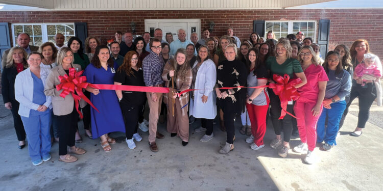 Emanuel Family Medical Clinic holds ribbon cutting