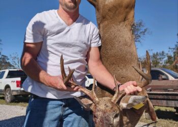 Henry and Hall bag 10 point bucks