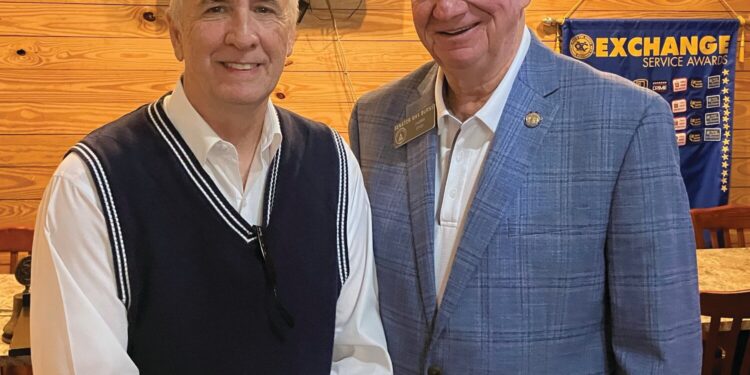 Senator Burns speaks to Exchange