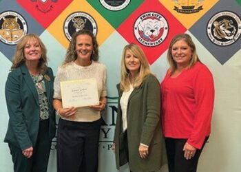 Board of Education holds monthly meeting